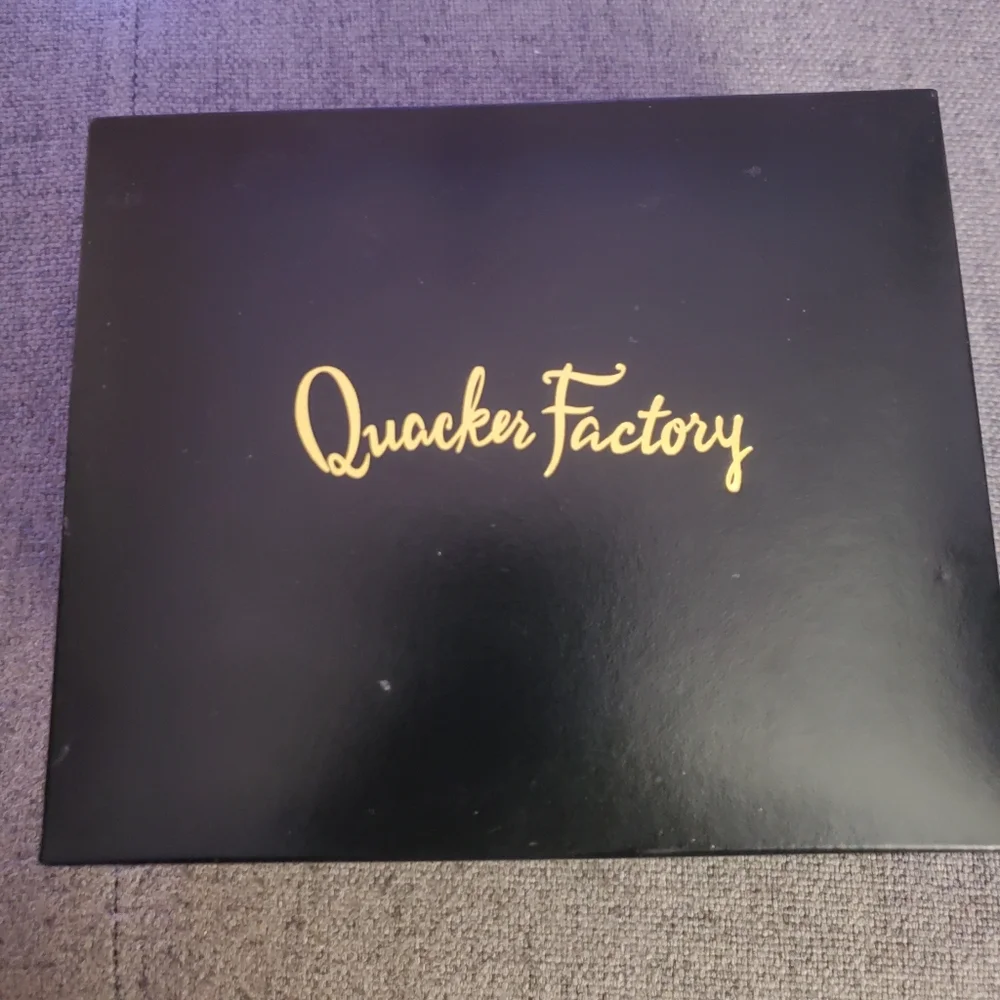 Quaker Factory Quartz Changeable Band Watch